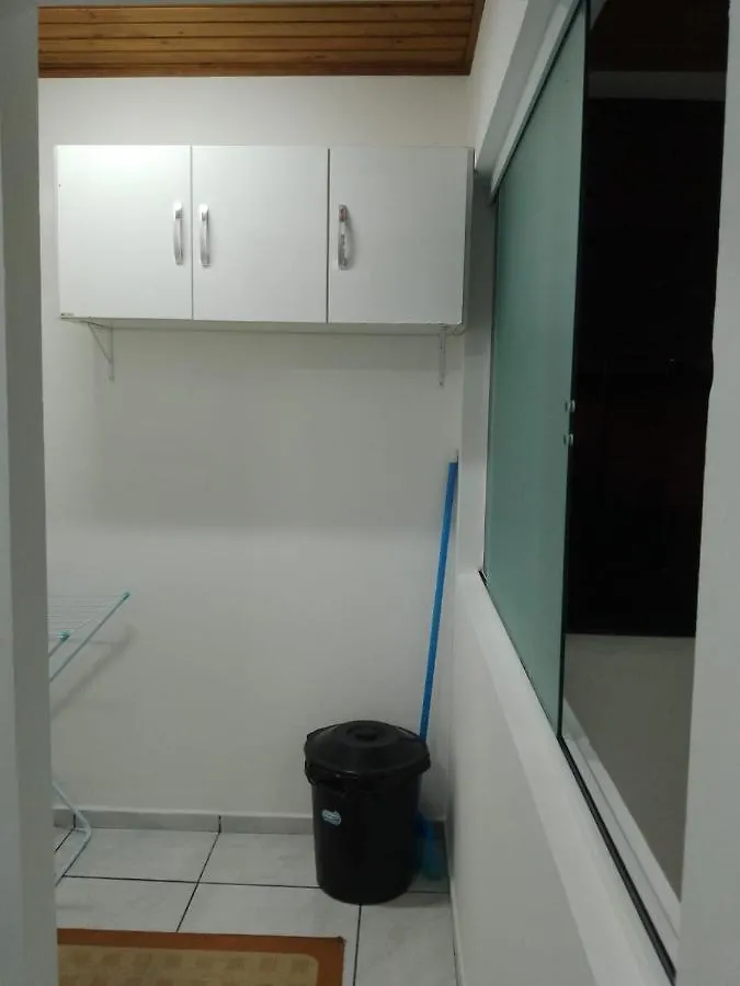 Quarto em Acomodações Particulares Casa Rebello - Pousada Itajaí Brasil